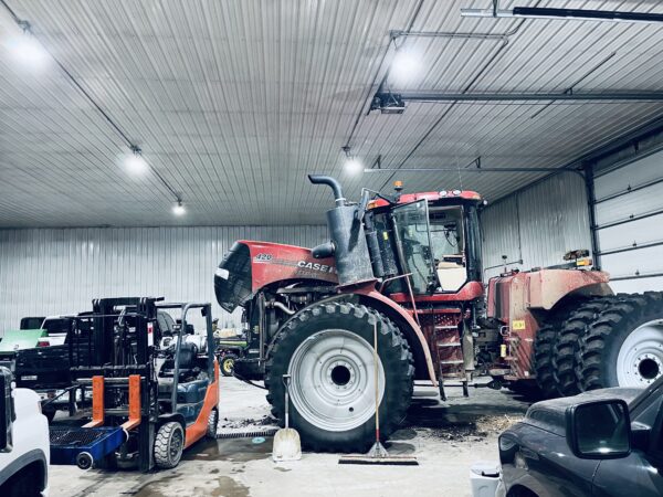The Case IH 420 getting her final clean out before heading to storage. 